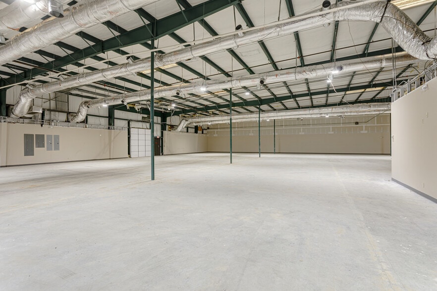 1850 Business Park Dr, Clarksville, TN à louer - Photo du bâtiment - Image 3 de 8
