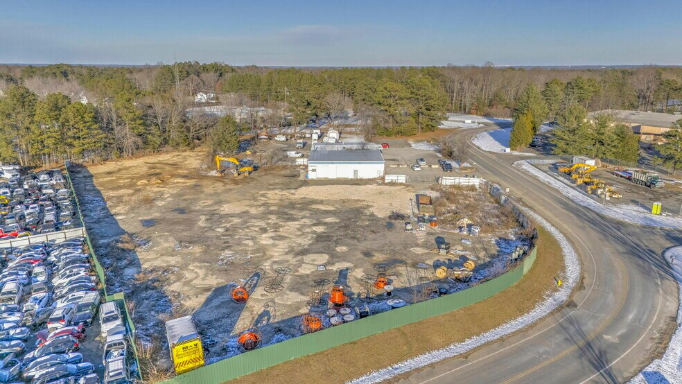 43956 Commerce Ave, Hollywood, MD à louer - Photo du bâtiment - Image 3 de 18