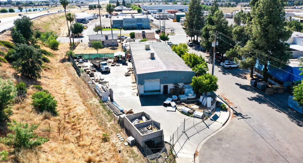 831 W Lyman Ave, Fresno, CA for lease - Building Photo - Image 2 of 5