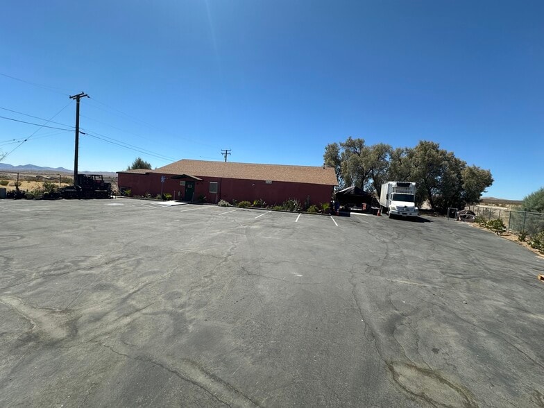 2410 Armory Rd, Barstow, CA à vendre - Photo du bâtiment - Image 1 de 15