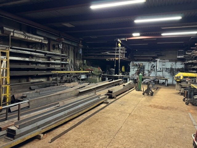 15050 11th Ave, Whitestone, NY à vendre - Photo du bâtiment - Image 2 de 5