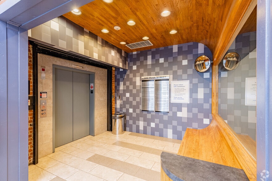 100 Ross St, Pittsburgh, PA for sale - Lobby - Image 2 of 27