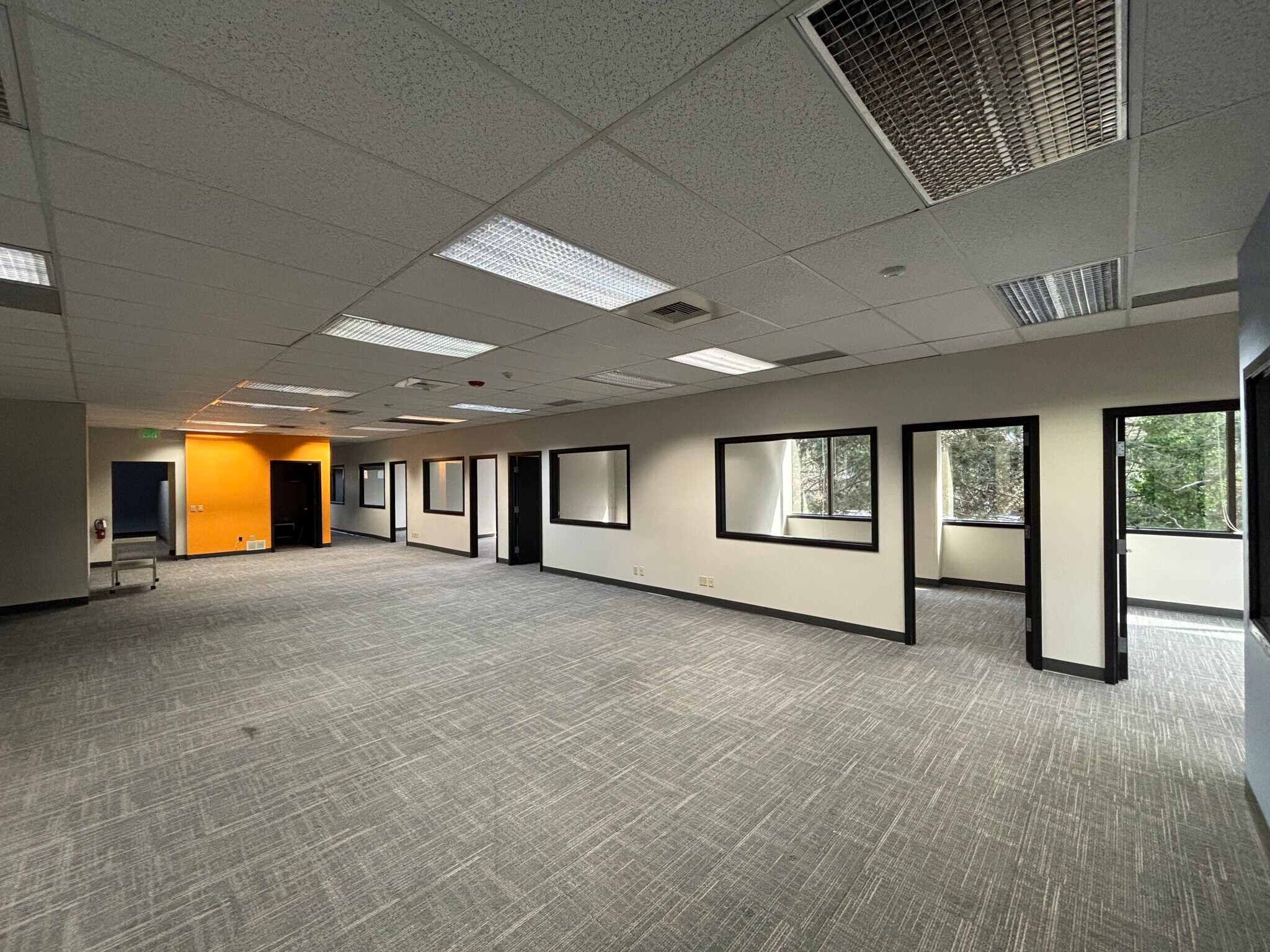 4211 Alderwood Mall Blvd, Lynnwood, WA for lease Interior Photo- Image 1 of 7