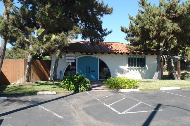 Plus de détails pour 756 Grand Ave, Carlsbad, CA - Bureau à vendre