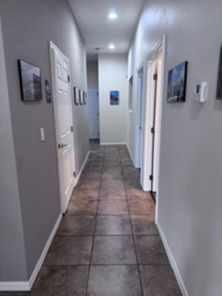 17807 Hunting Bow Cir, Lutz, FL for lease - Building Photo - Image 3 of 7