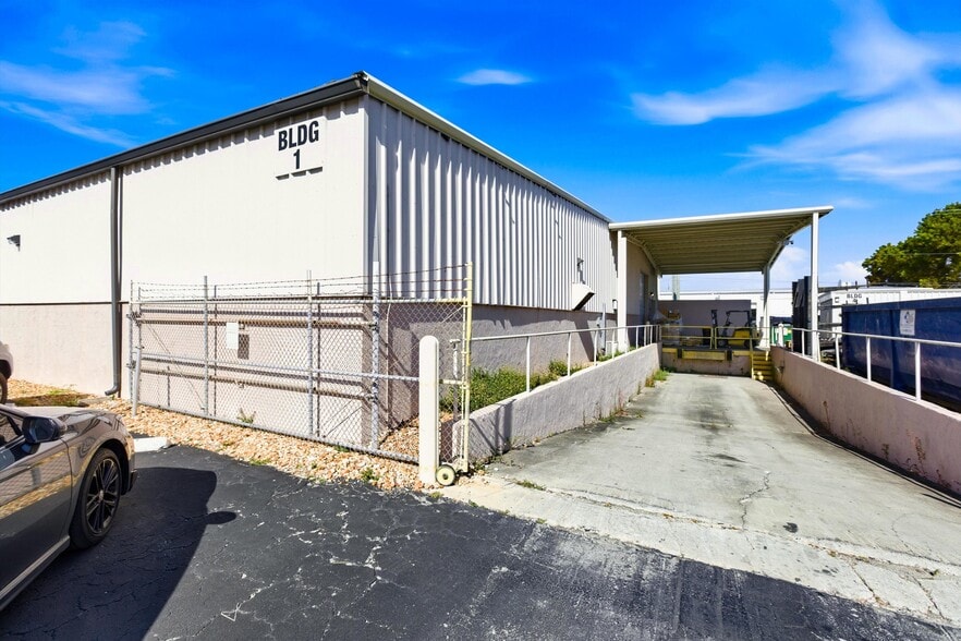 3581 Mercantile Ave, Naples, FL for lease - Building Photo - Image 2 of 16