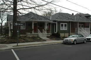 48 W Oakland Ave, Doylestown PA - Services immobiliers commerciaux