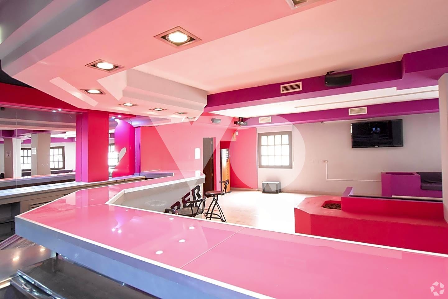 Retail in El Escorial, Madrid for lease Interior Photo- Image 1 of 10