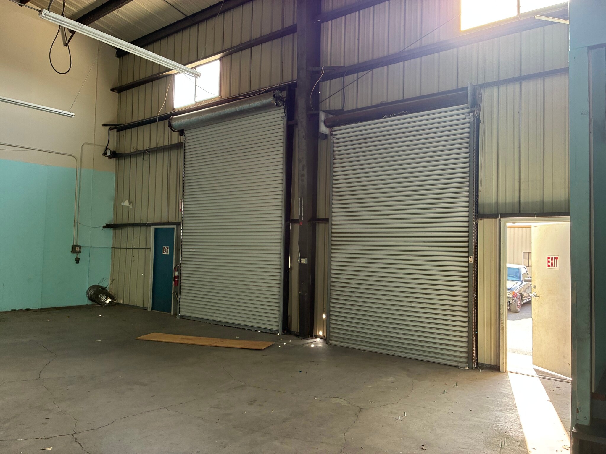 73-5576 Kauhola St, Kailua Kona, HI for lease Interior Photo- Image 1 of 3