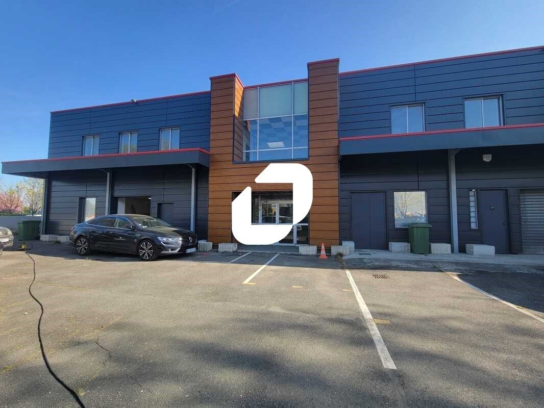 Flex dans Guibeville à louer Photo du bâtiment- Image 1 de 2