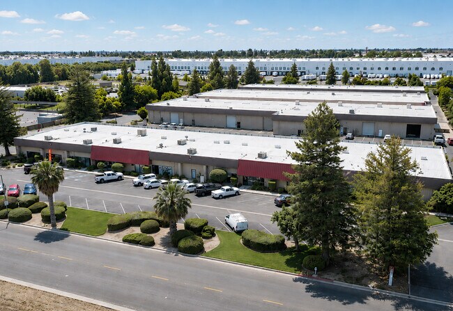 More details for 105 W Dakota Ave, Clovis, CA - Industrial for Lease