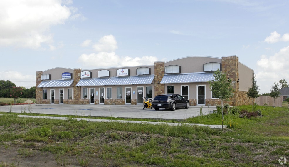 2705 E Stan Schlueter Loop, Killeen, TX à louer - Photo du bâtiment - Image 2 de 9