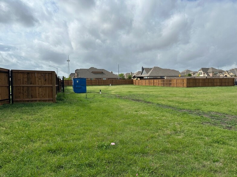 3553 Loddick Ln, Fort Worth, TX à louer - Photo du bâtiment - Image 3 de 7