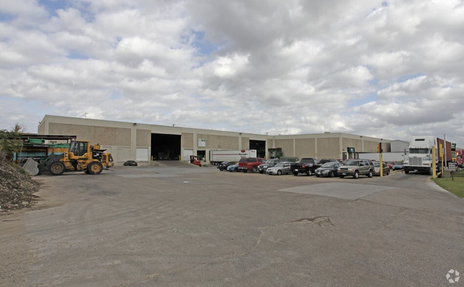 1915-2015 Meridian St, Arlington, TX à louer - Photo du bâtiment - Image 1 de 5