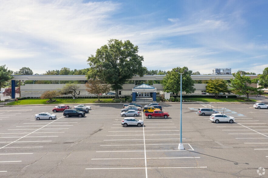 185 State Highway 36, West Long Branch, NJ for lease - Building Photo - Image 2 of 4