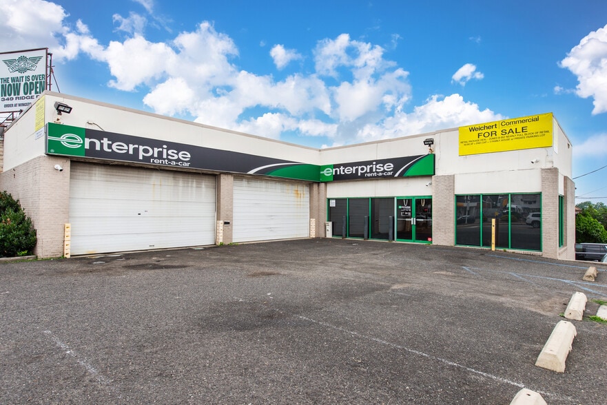 Lyndhurst Retail/Mixed-Use Opportunity portfolio of 3 properties for sale on LoopNet.ca - Building Photo - Image 1 of 47