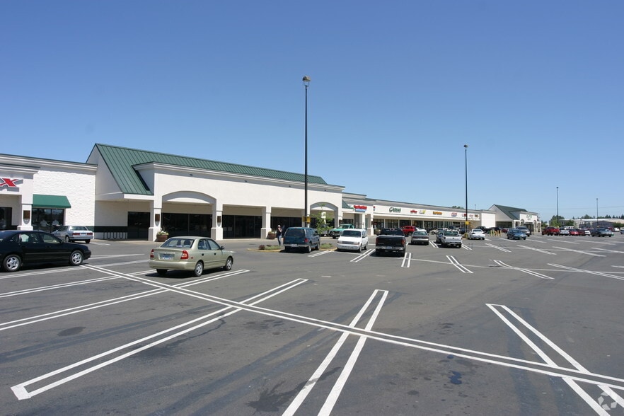 1561-1755 Mount Hood Ave, Woodburn, OR for lease - Building Photo - Image 2 of 12