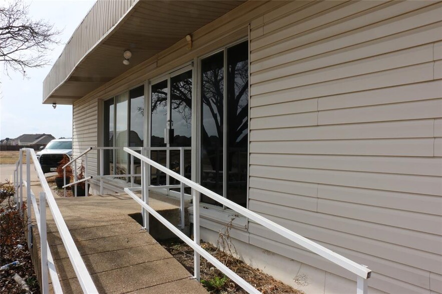 8210 Schrade Rd, Rowlett, TX for lease - Building Photo - Image 3 of 6