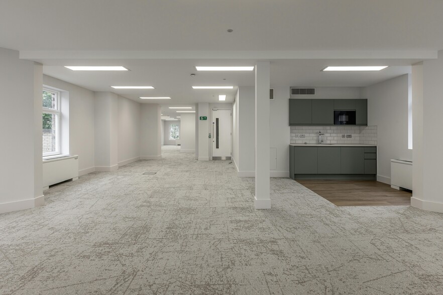 121 Kingsway, London for lease - Building Photo - Image 3 of 16