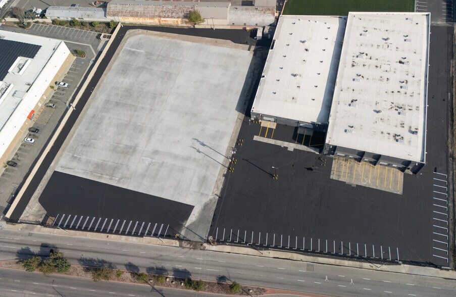 16224 & 16240 S. Avalon Blvd., Carson, CA à louer - Photo du bâtiment - Image 2 de 5