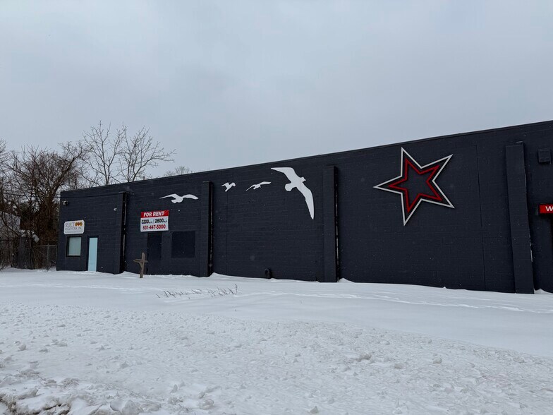 30 Grove Ave, Patchogue, NY à louer - Photo du bâtiment - Image 2 de 14