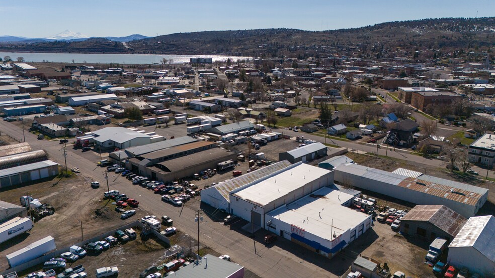 242/284/292 Market St, Klamath Falls, OR for sale - Aerial - Image 2 of 5