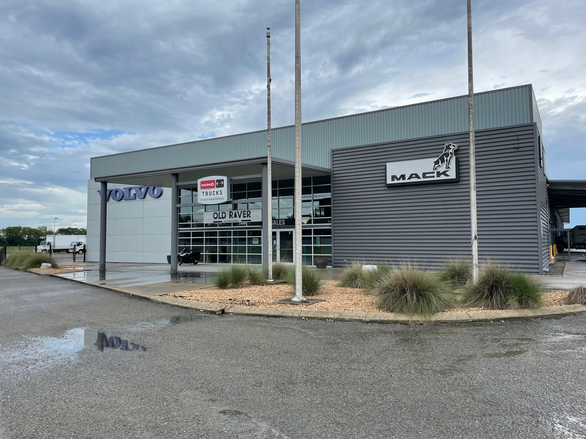 1101 Doyle Melancon Ext, Breaux Bridge, LA for lease Building Photo- Image 1 of 19