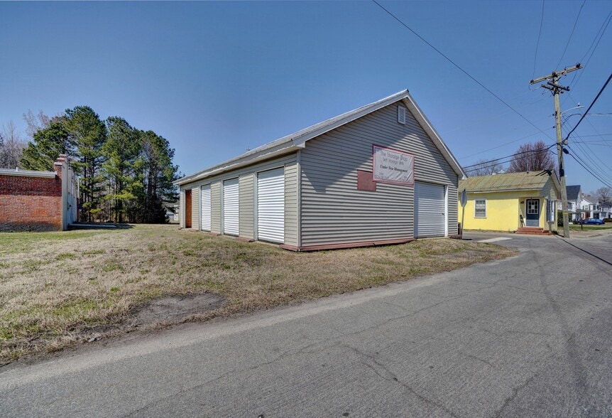 300 Wilson Ave, Wakefield Sussex, VA à louer - Photo du bâtiment - Image 3 de 25