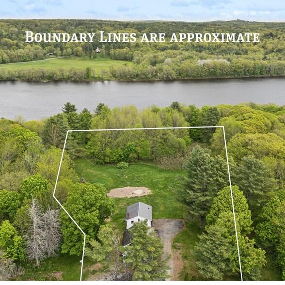 705 Maine Ave, Farmingdale, ME à vendre - Photo du bâtiment - Image 3 de 22