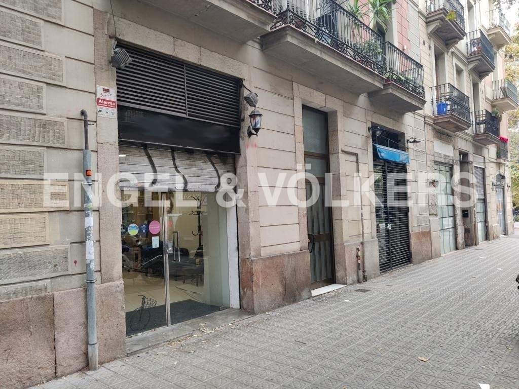 Barcelona, BAR 08011 - Unit 02 - - Interior Photo - Image 1 of 7