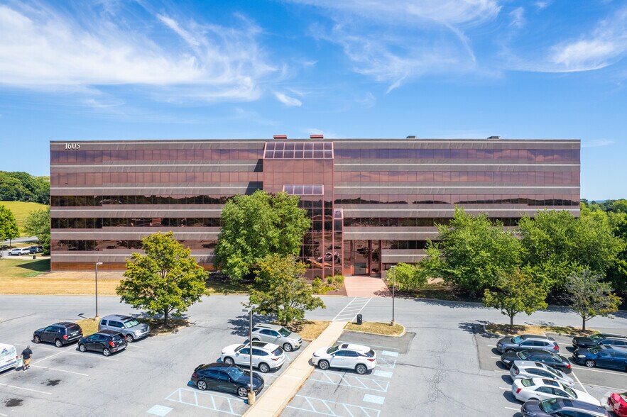 1605 N Cedar Crest Blvd, Allentown, PA à louer - Photo du bâtiment - Image 2 de 7