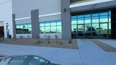 6255 N Hollywood Blvd, Las Vegas, NV à louer - Vidéo sur l’inscription commerciale 