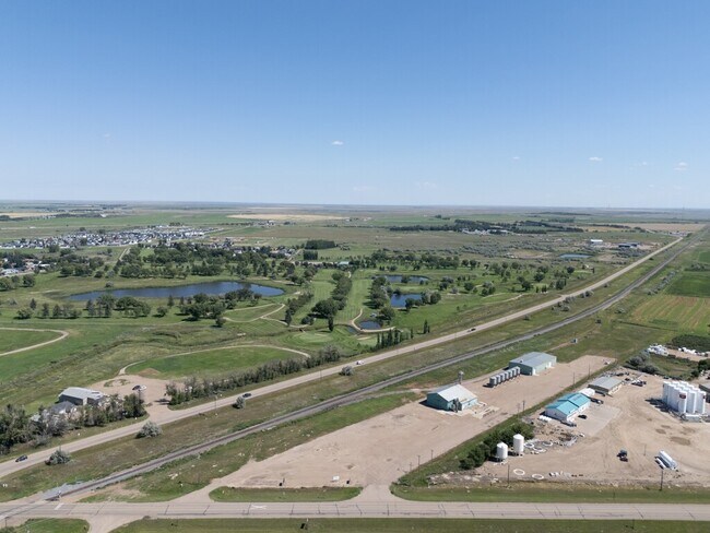 Plus de détails pour 184075 7 St E, Brooks, AB - Industriel à vendre
