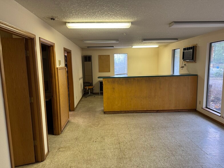 36795 Industrial Way, Sandy, OR for lease - Building Photo - Image 3 of 12