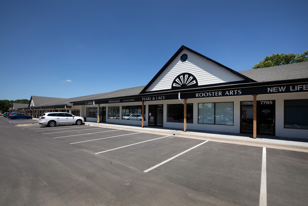 7747-7803 Quivira Rd, Lenexa, KS for lease Primary Photo- Image 1 of 4