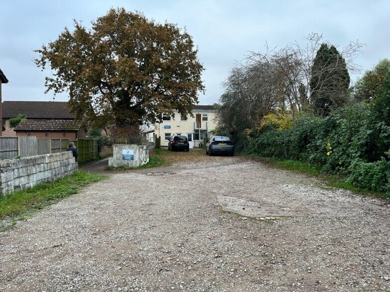 81 Newport Rd, Caldicot à vendre - Photo du bâtiment - Image 3 de 10