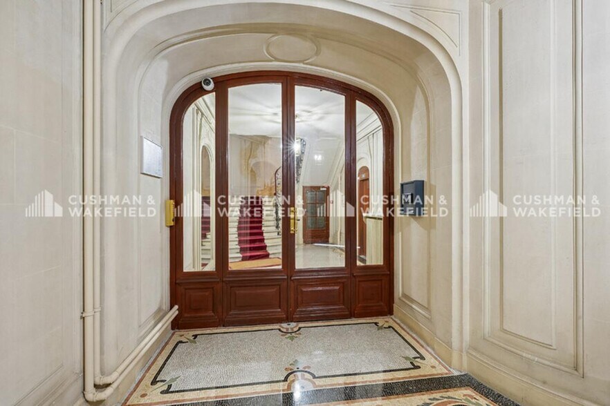 16 Rue Dupont Des Loges, Paris for lease - Lobby - Image 2 of 4