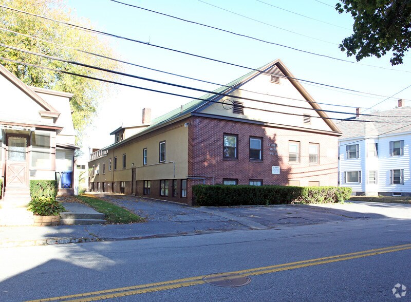 71 Pleasant St, Leominster, MA à louer - Photo du bâtiment - Image 2 de 7