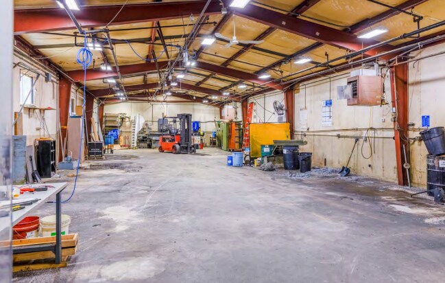 155 Chase Ave, Webster, MA à vendre - Photo intérieure - Image 3 de 6