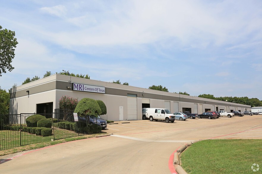 201-227 N Interstate 35 E, DeSoto, TX for sale - Primary Photo - Image 1 of 1