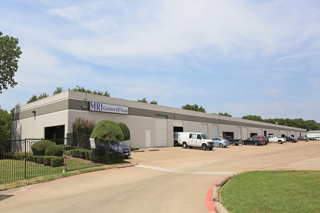 Plus de détails pour 201-227 N Interstate 35 E, DeSoto, TX - Industriel à louer