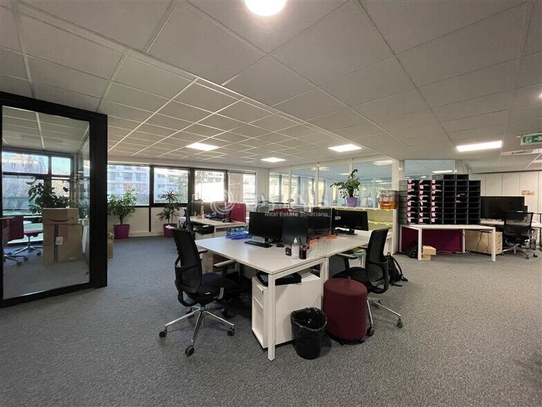 4 Rue De Villiers, Levallois-Perret for lease - Interior Photo - Image 2 of 6