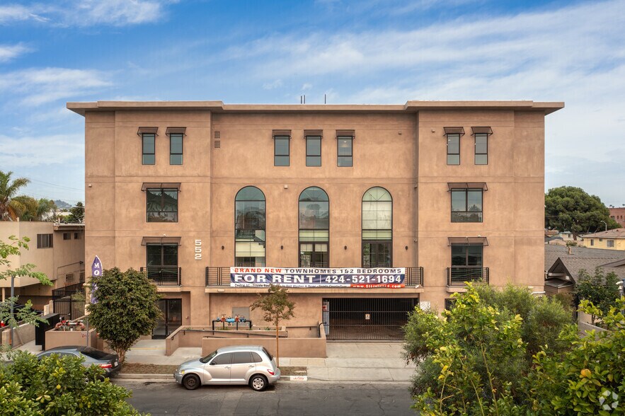 552 N Hobart Blvd, Los Angeles, CA à vendre - Photo du bâtiment - Image 3 de 38