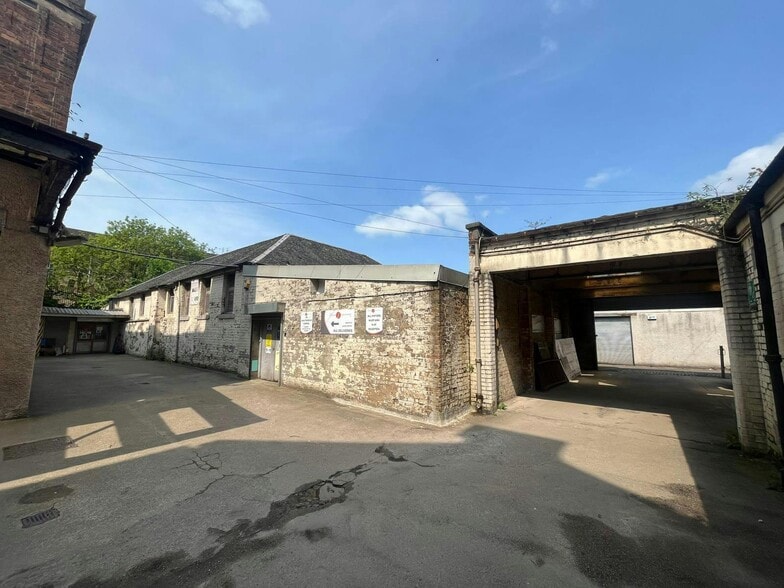 Portfolio of 2 properties for sale on LoopNet.ca - Building Photo - Image 3 of 8