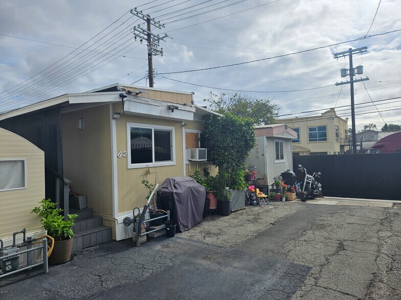 1523 259th St, Harbor City, CA à vendre - Photo du bâtiment - Image 3 de 22