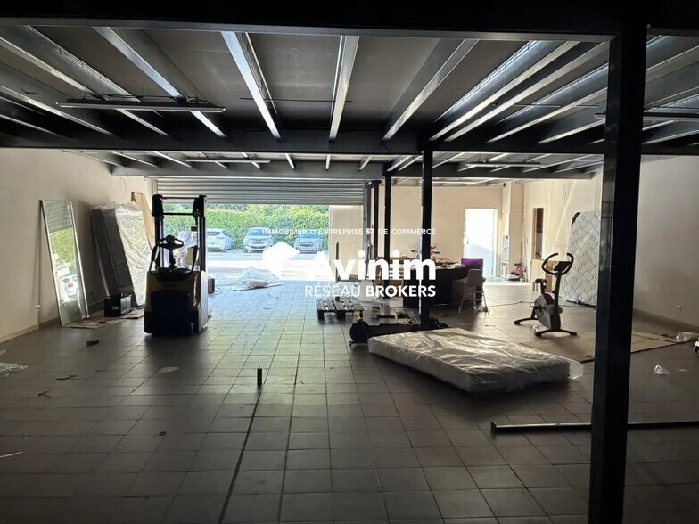 Industrial in Gémenos for lease - Interior Photo - Image 1 of 5