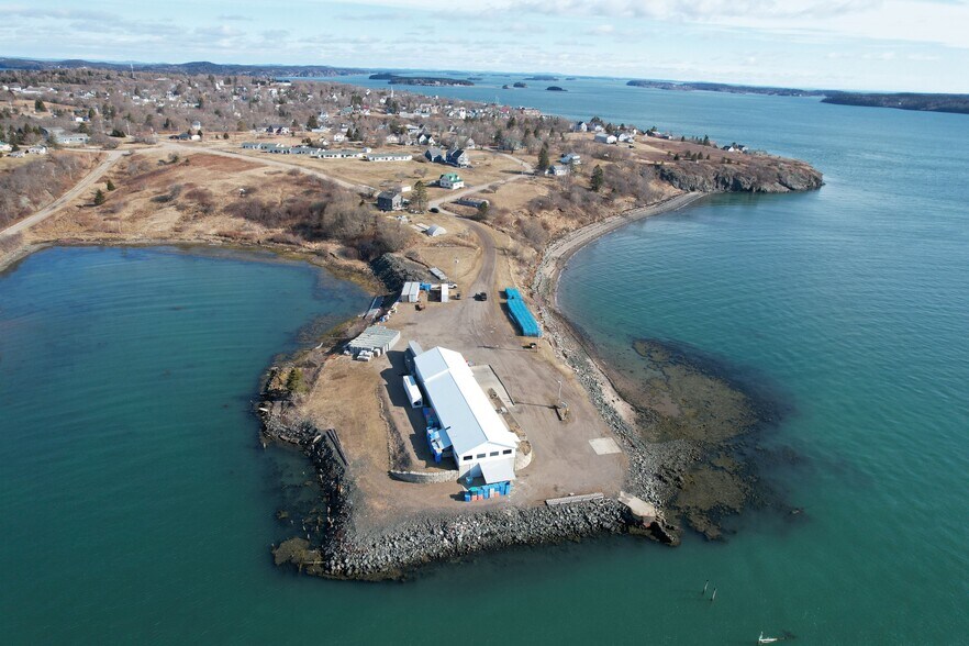 1 County Rd, Eastport, ME à vendre - Photo du bâtiment - Image 2 de 12