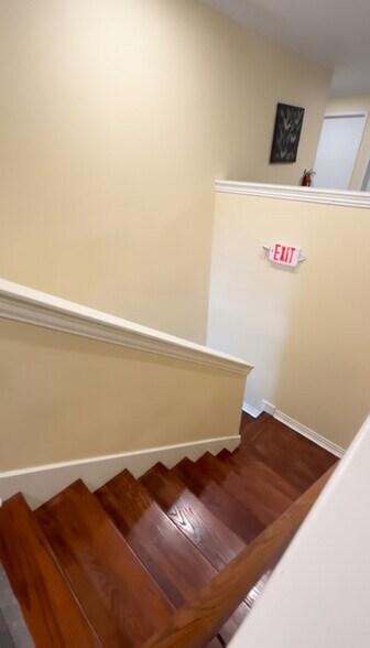 918 Oak Glen Dr, Houston, TX à louer - Photo du bâtiment - Image 2 de 33