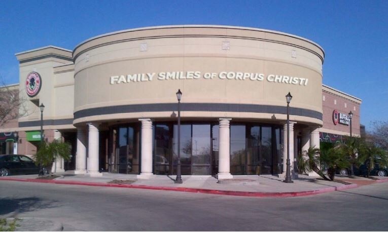 5530-5626 Saratoga Blvd, Corpus Christi, TX à louer - Photo du bâtiment - Image 3 de 5