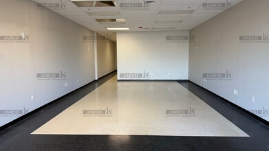1932-1966 W Retail Ln, Ozark, MO for lease Interior Photo- Image 2 of 10